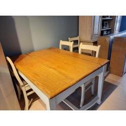 Mooie rustieke tafel