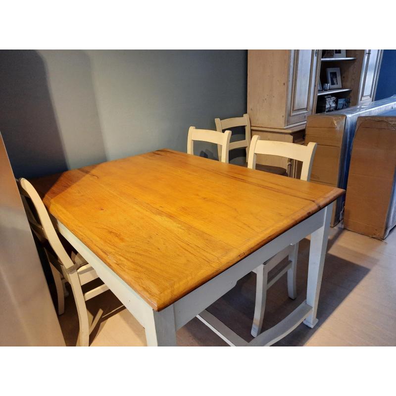 Mooie rustieke tafel