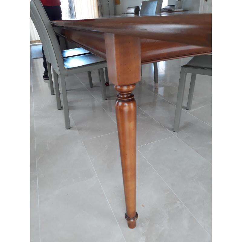 Tafel in massief kerselaar