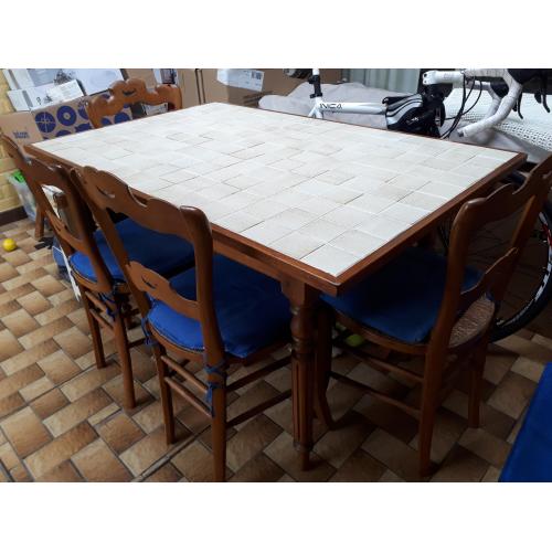 keukentafel en 4 stoelen