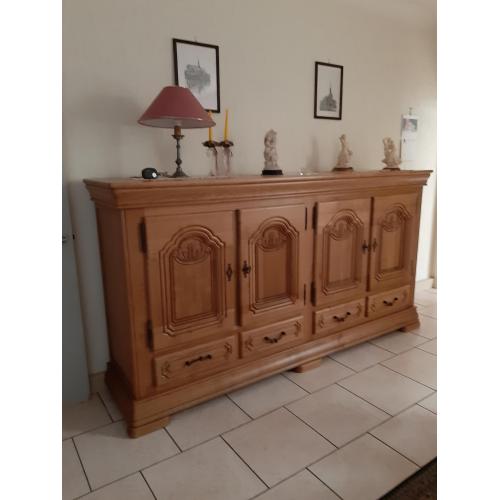 Half hoge dressoir