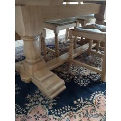 Robuust eiken eetkamer tafel