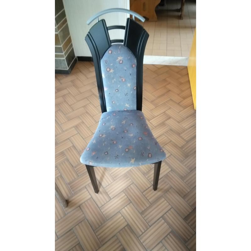 4 stoelen met fluweel stof bekleding