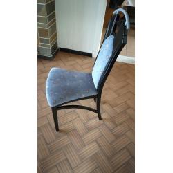 4 stoelen met fluweel stof bekleding