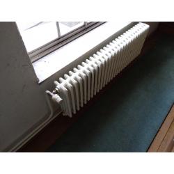 23 GIETIJZEREN RADIATOREN