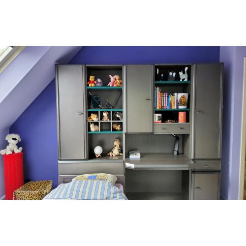 Kinderkamer met buro