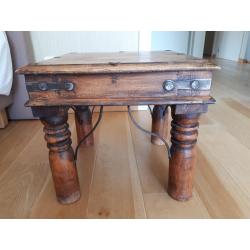 1 grote & 2 kleine salontafels