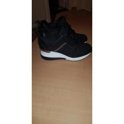 Zwarte dames schoenen