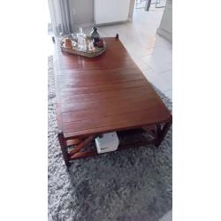 Eikenhouten salontafel met legger