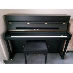 Mat zwarte klassieke buffet piano incl kruk