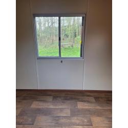 Vakantie caravan woonunit hobbyruimte
