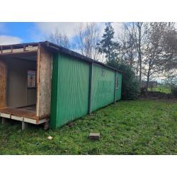 Vakantie caravan woonunit hobbyruimte