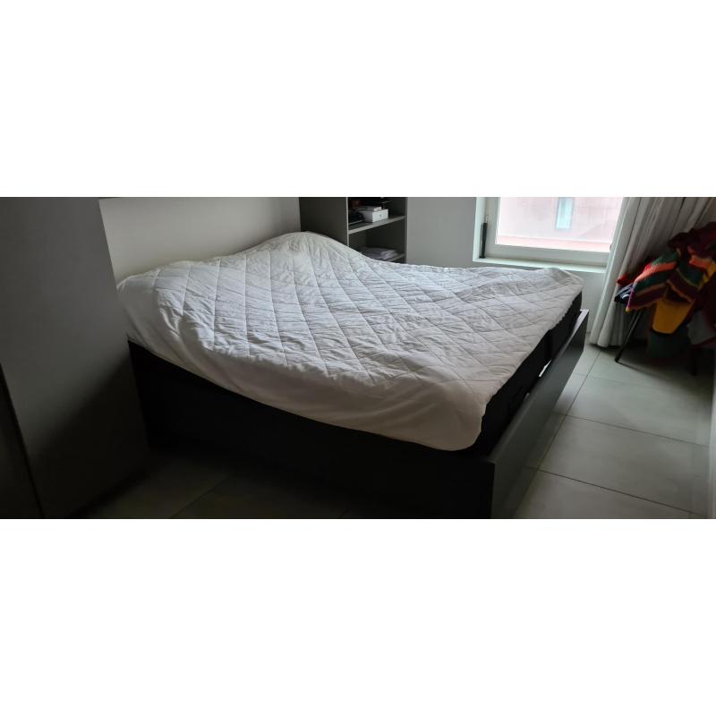 1,5 jaar bed   matrassen   lattenbodem t.w.v. €1100: Nu €400