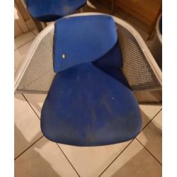 Gratis 4 eetkamerstoelen
