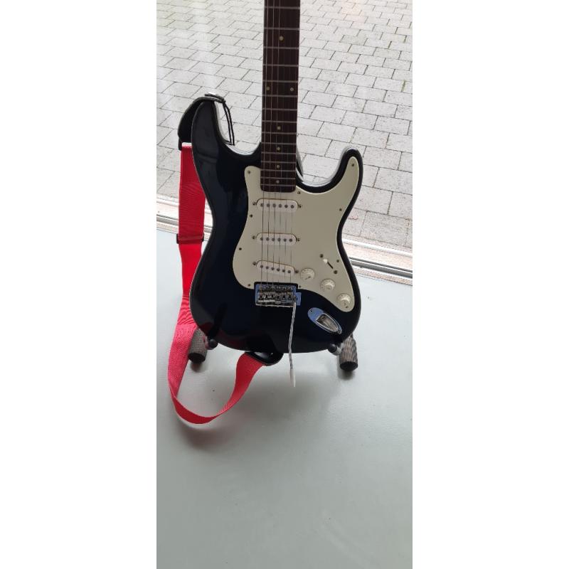 Gitaar Phoenix STC-33 zwart/wit met staander en hoes