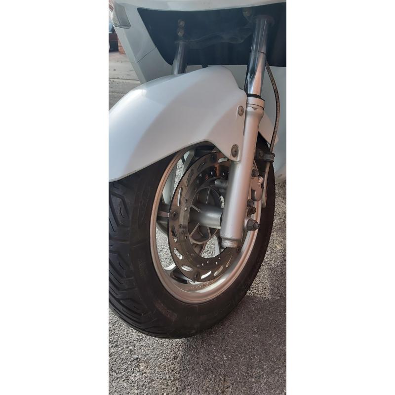 mooie scooter sym 125 cc