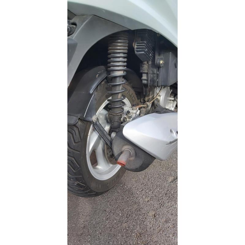 mooie scooter sym 125 cc