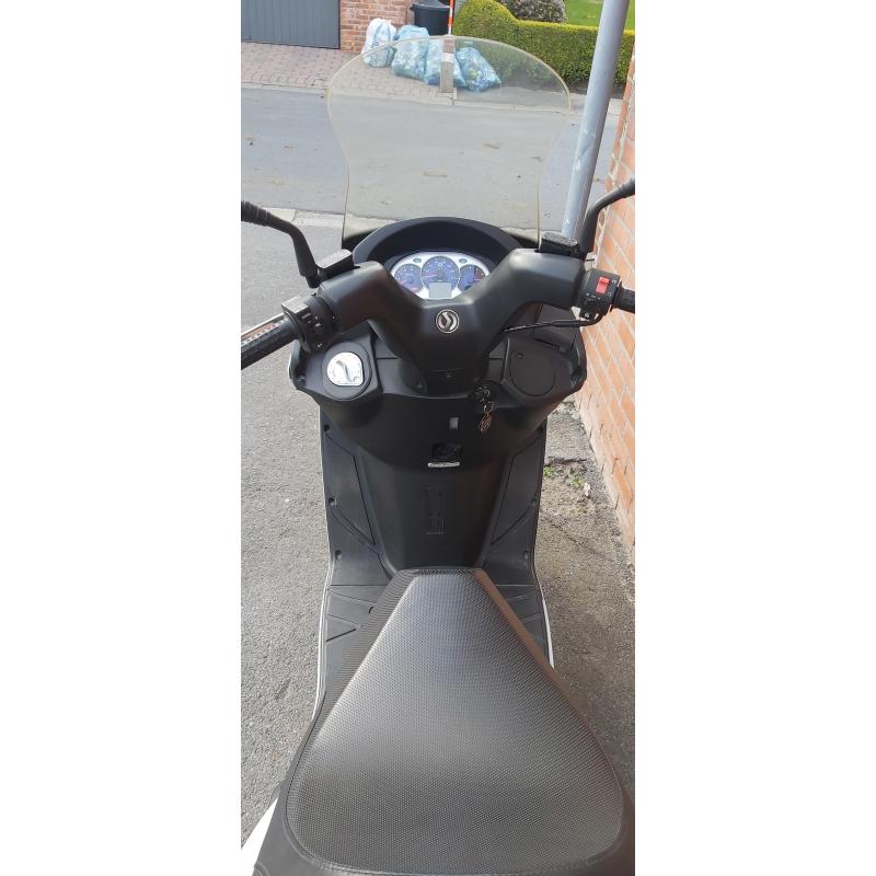 mooie scooter sym 125 cc