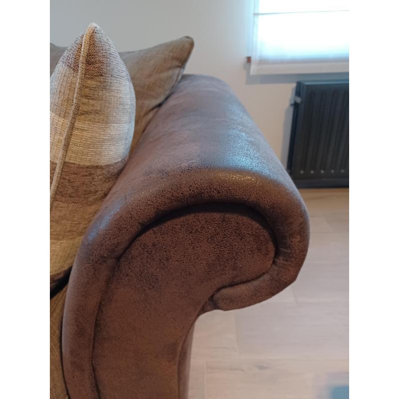 Verzorgd en comfortabel salon