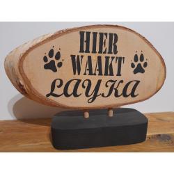 Stencil op decoratie met boomstam