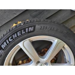 Michelin winterbanden met orginele Volvo velgen (XC90) en sneeuwketting
