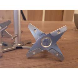 Falcon Eyes muurhouders en Avenger plafond schaarklemmen