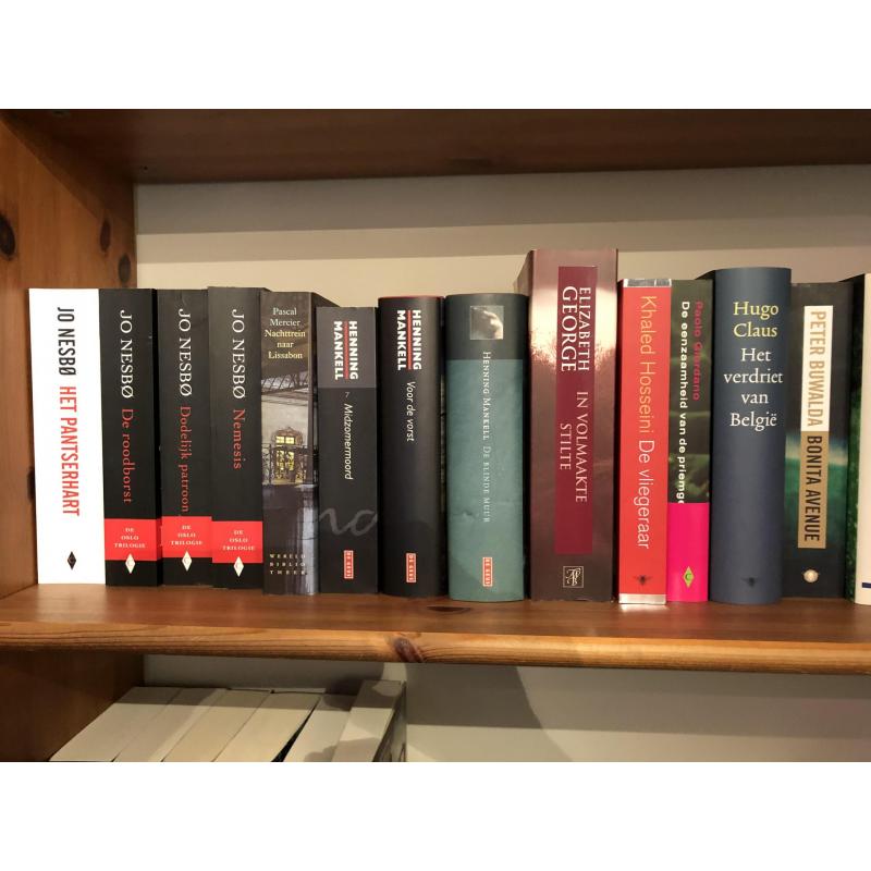 Thrillers, romans