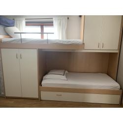 STAPELBED VOOR 3 PERSONEN