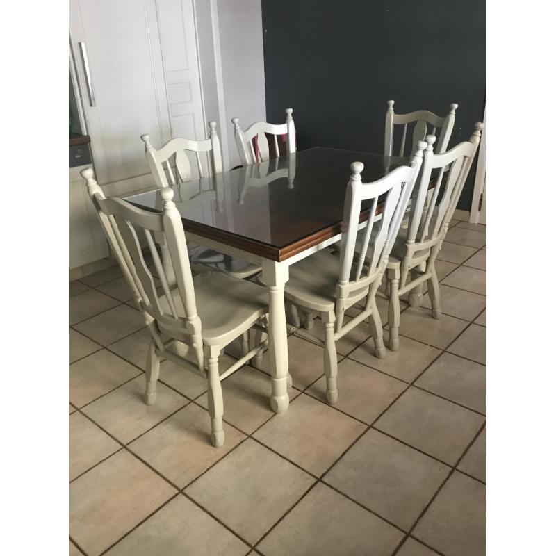 Keukentafel met 6 stoelen