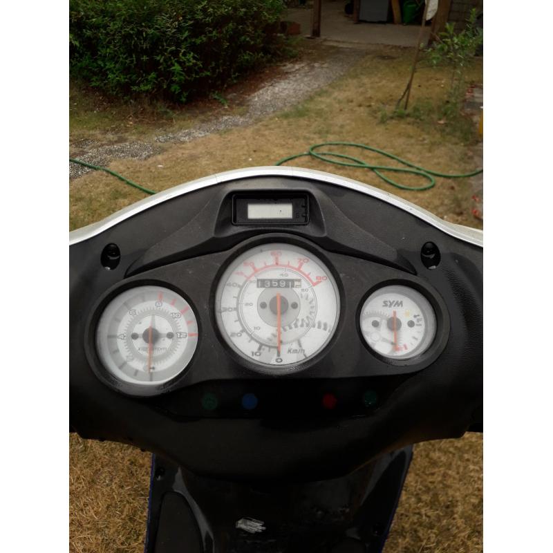 te koop scooter sym