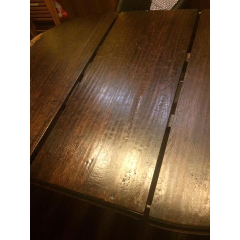Ronde eiken tafel