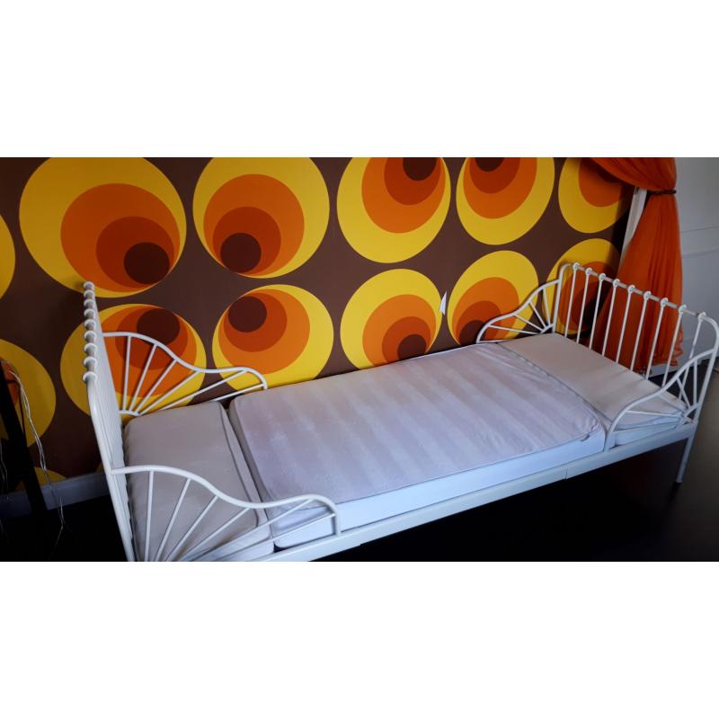 kinderkamer compleet: bed, kledingkast, commode/kast