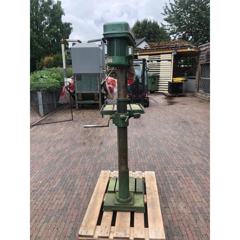 grote kolomboormachine