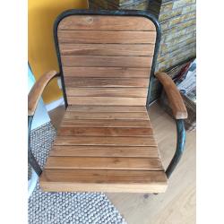 Leuke houten loungestoel!
