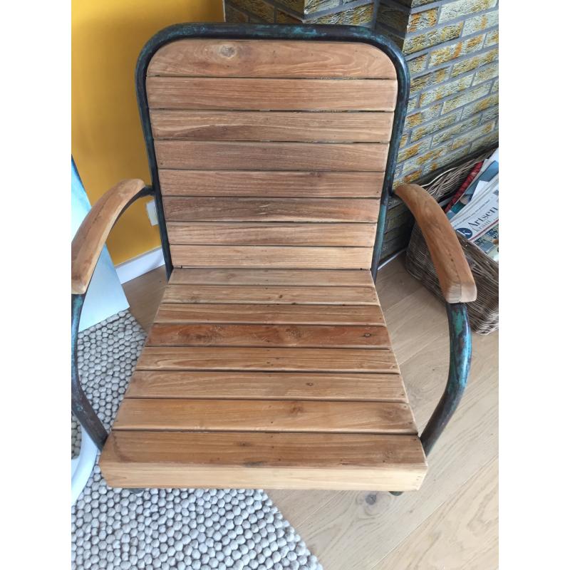 Leuke houten loungestoel!