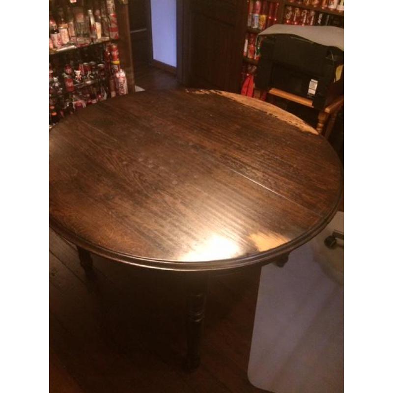 Ronde eiken tafel
