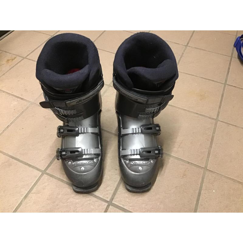 Ski botten Nordica T7
