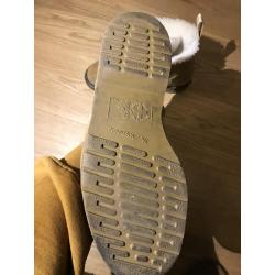 Dr Martens maat 43