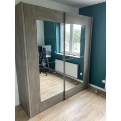 Schuifkleerkast & commode