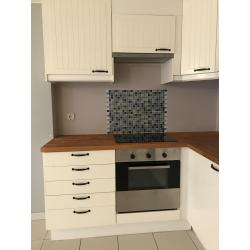 Keuken met toestellen in goede staat