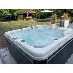 Jacuzzi 6 Miami 6 personen 1600 liter aankoop 2021