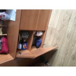 Complete bureau
