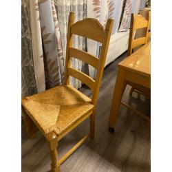 Eettafel   stoelen