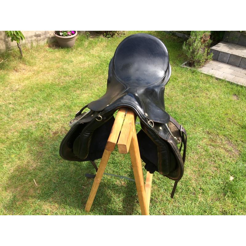 Dressuur zadel 16 inch