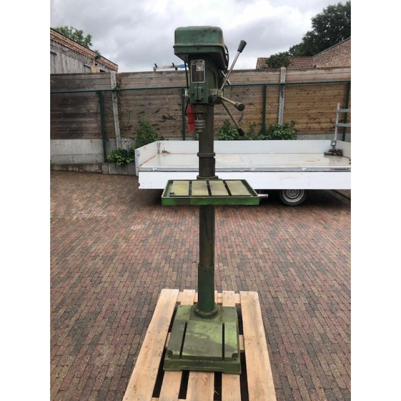 grote kolomboormachine