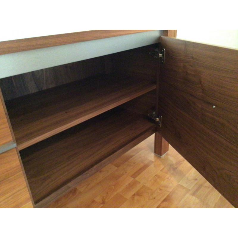 Prachtig notenhouten dressoir