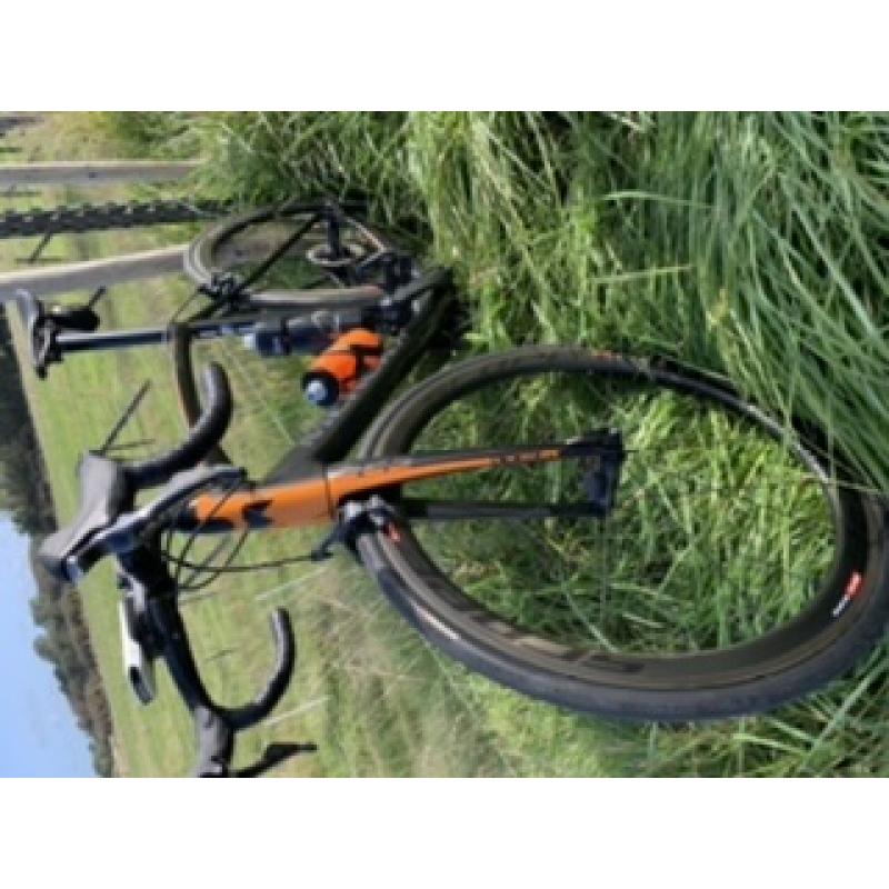 Zeer nette Eddy Merckx EM 525, Ultegra R8000 groepset en Scope R4C wielset