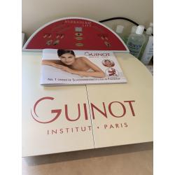 Prof. Guinot Schoonheidssalon apparatuur