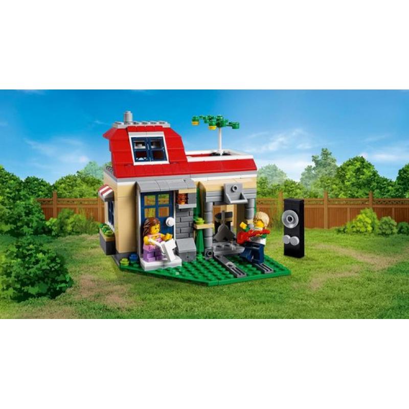LEGO Creator Modulaire Vakantie aan het Zwembad – 31067