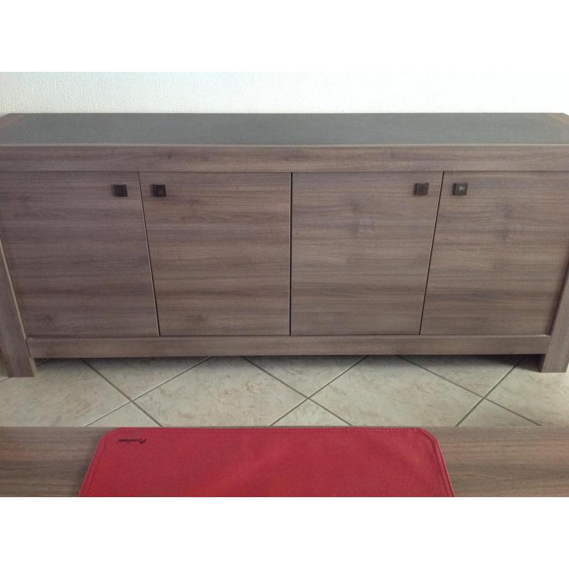 Mooie dressoir te koop,als nieuw nog.